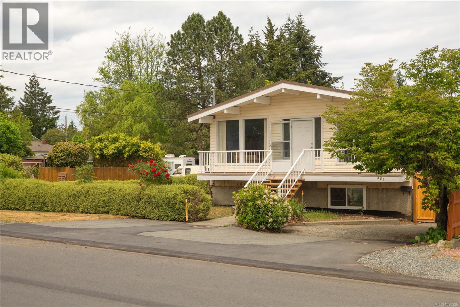 880 Oakley St - 49