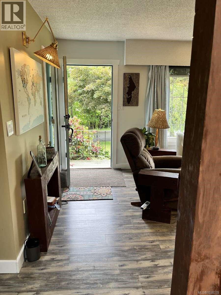 2296 Cameron Dr - 33
