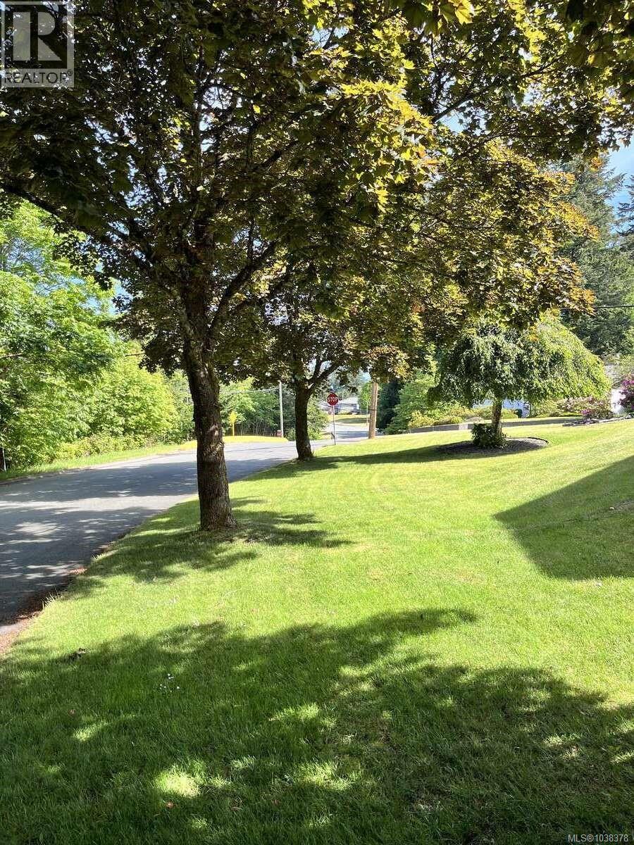 2296 Cameron Dr - 7