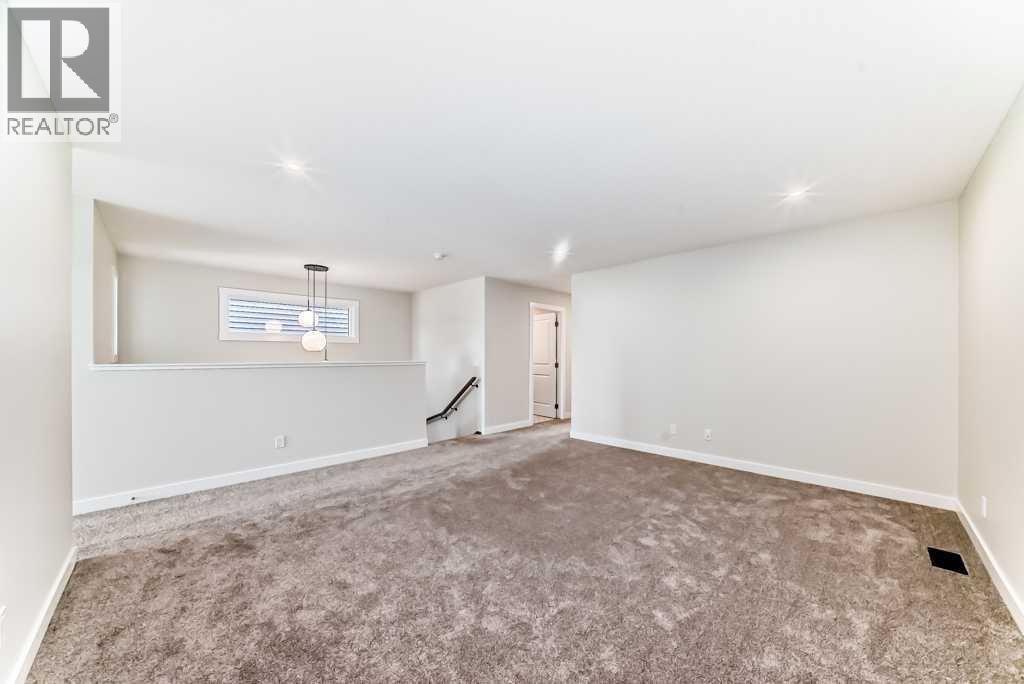 55 Silver Spruce Grove SW - 35