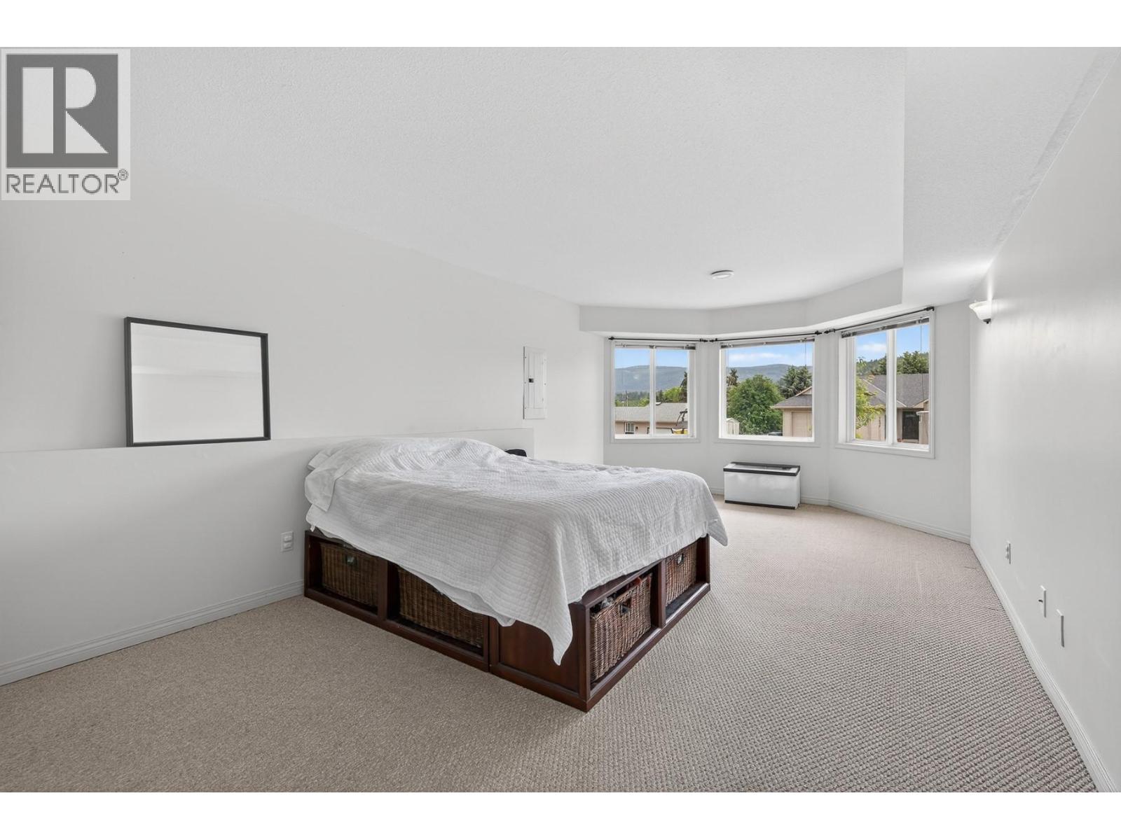 1632 Feedham Avenue - 41
