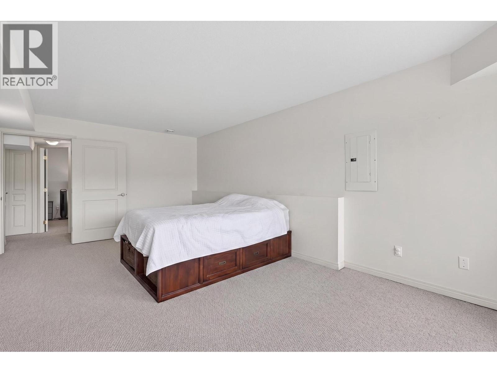 1632 Feedham Avenue - 43
