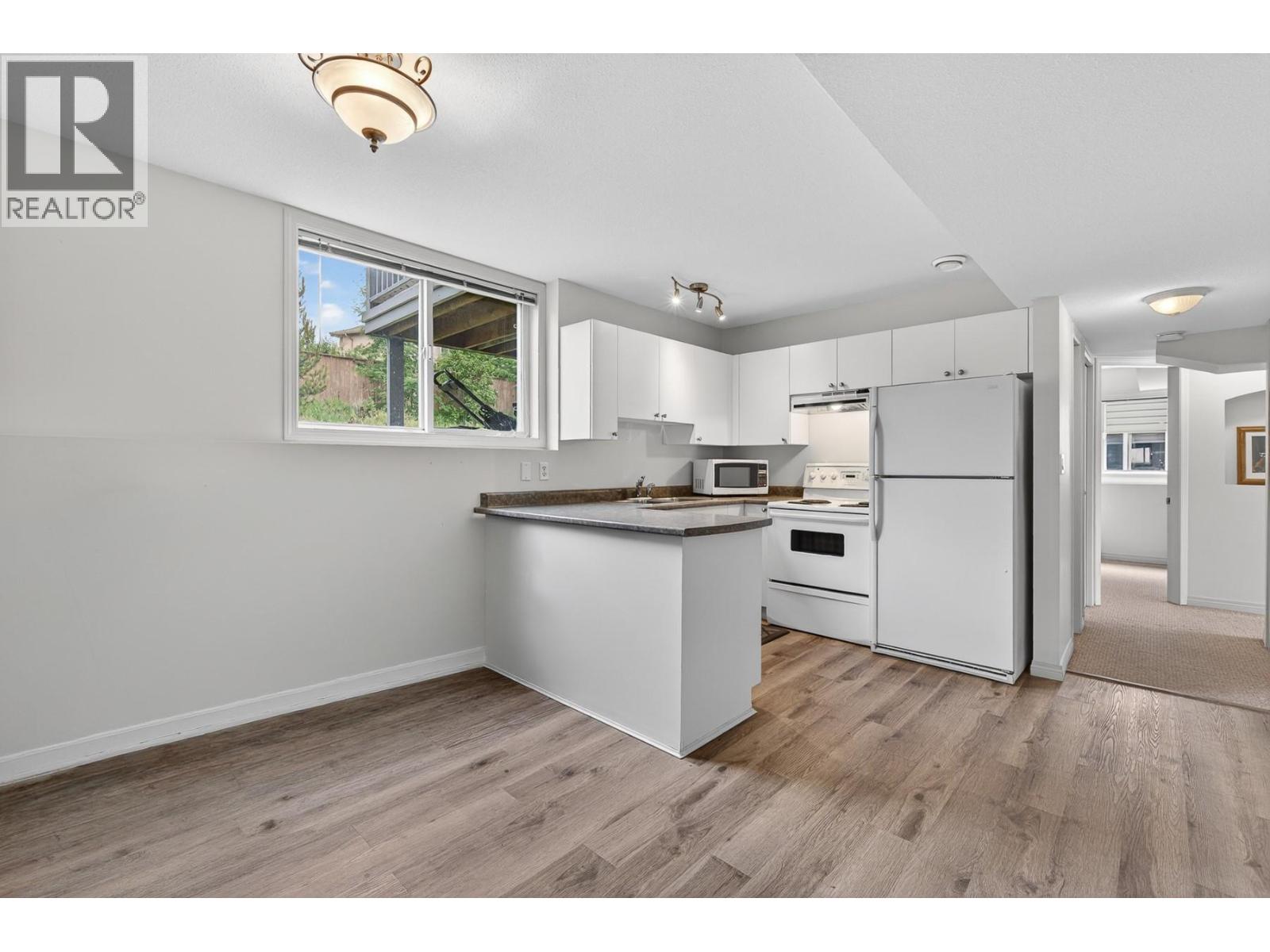 1632 Feedham Avenue - 34