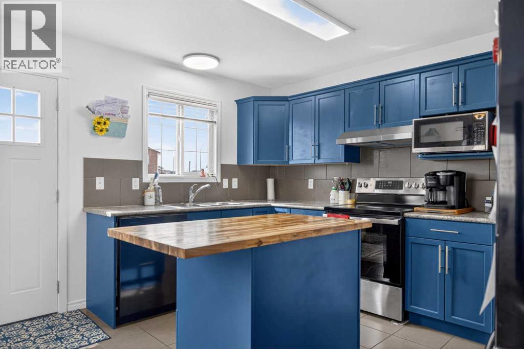 8513 102A Avenue - 7