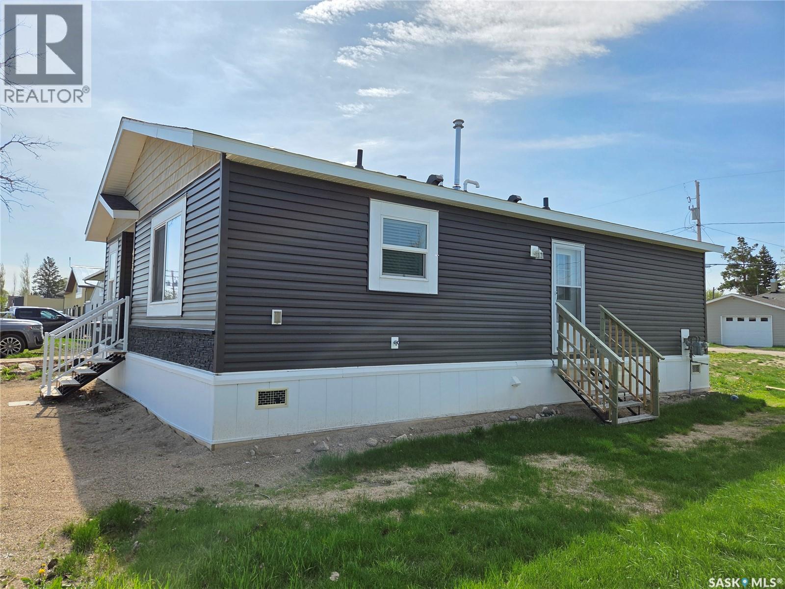 413 Railway STREET - 5