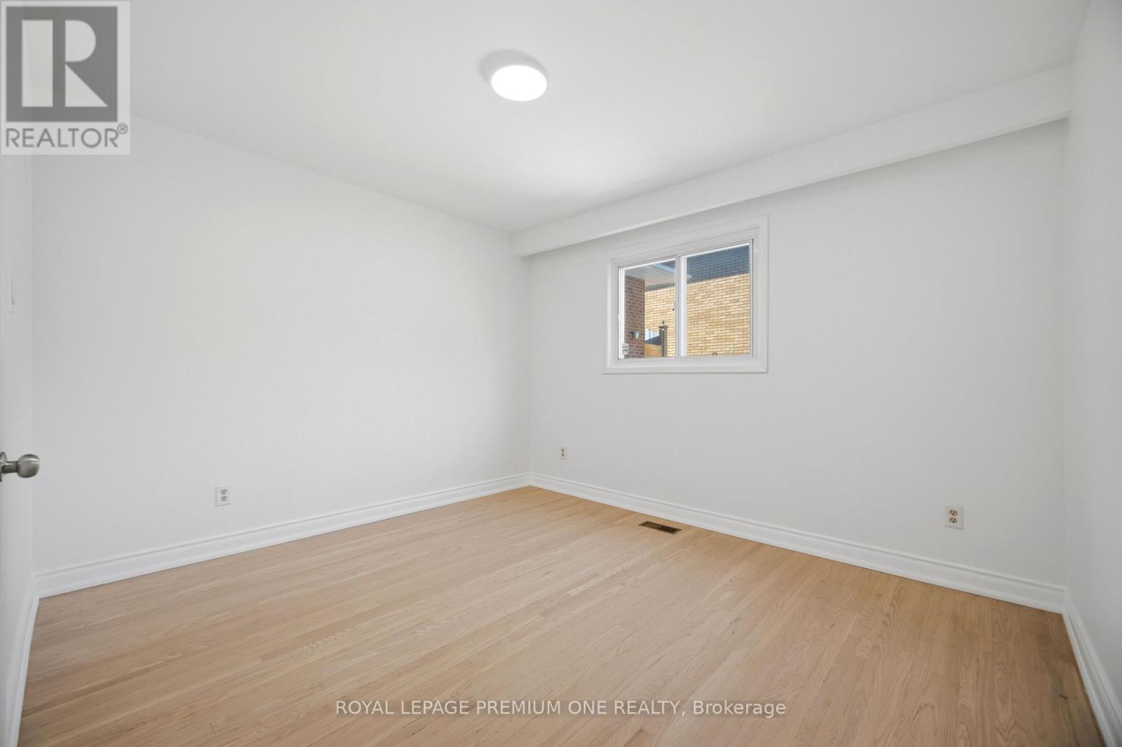 3195 GOLDEN ORCHARD DRIVE - 23