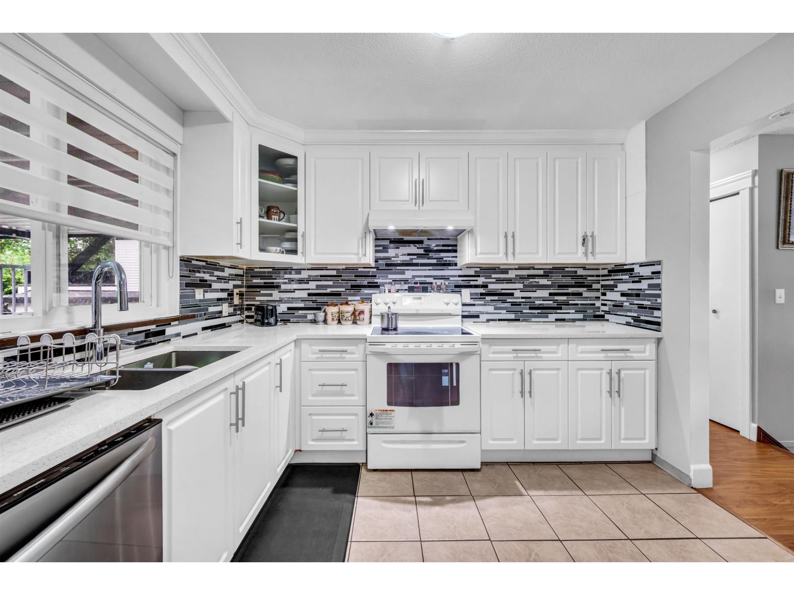 6 Bed, 4 Bath House for Sale in Surrey – 6268 129 STREET, Surrey – MLS# R3127534 - Image 11