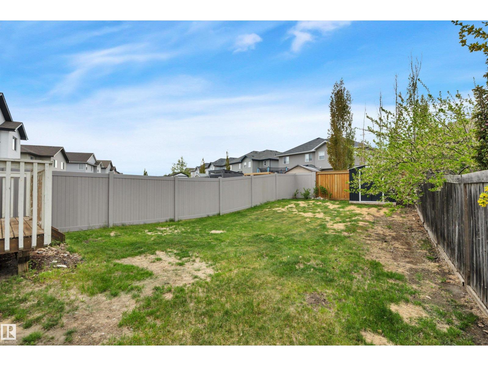 9 CARAGANA WY - 43