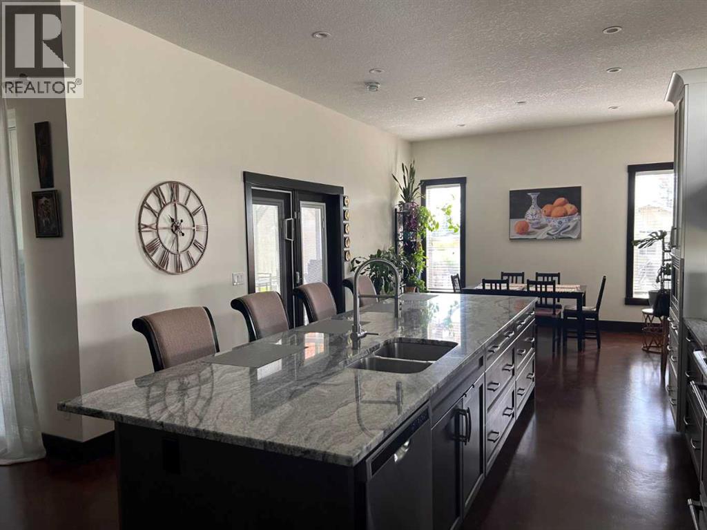 596 Muirfield Crescent - 31