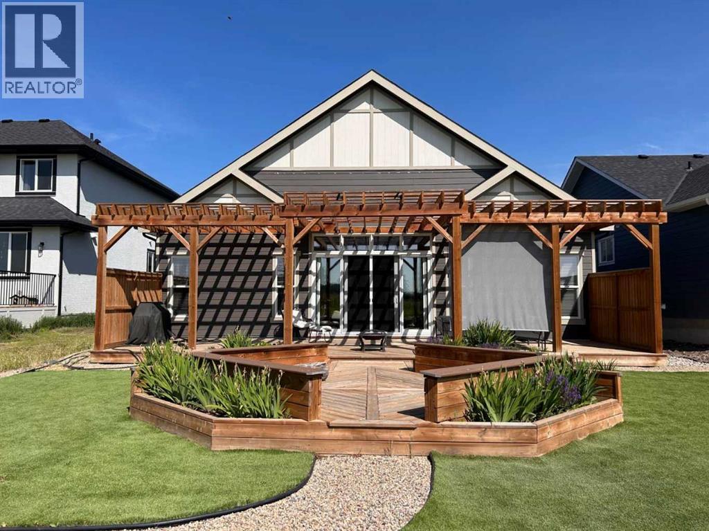 596 Muirfield Crescent - 1