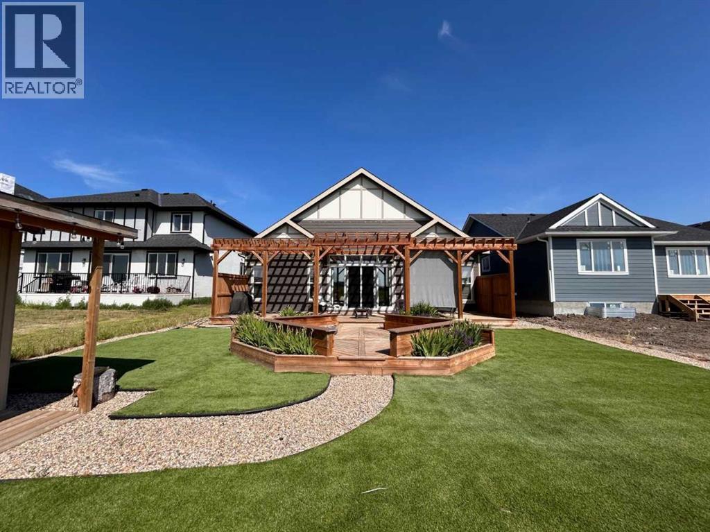 596 Muirfield Crescent - 2