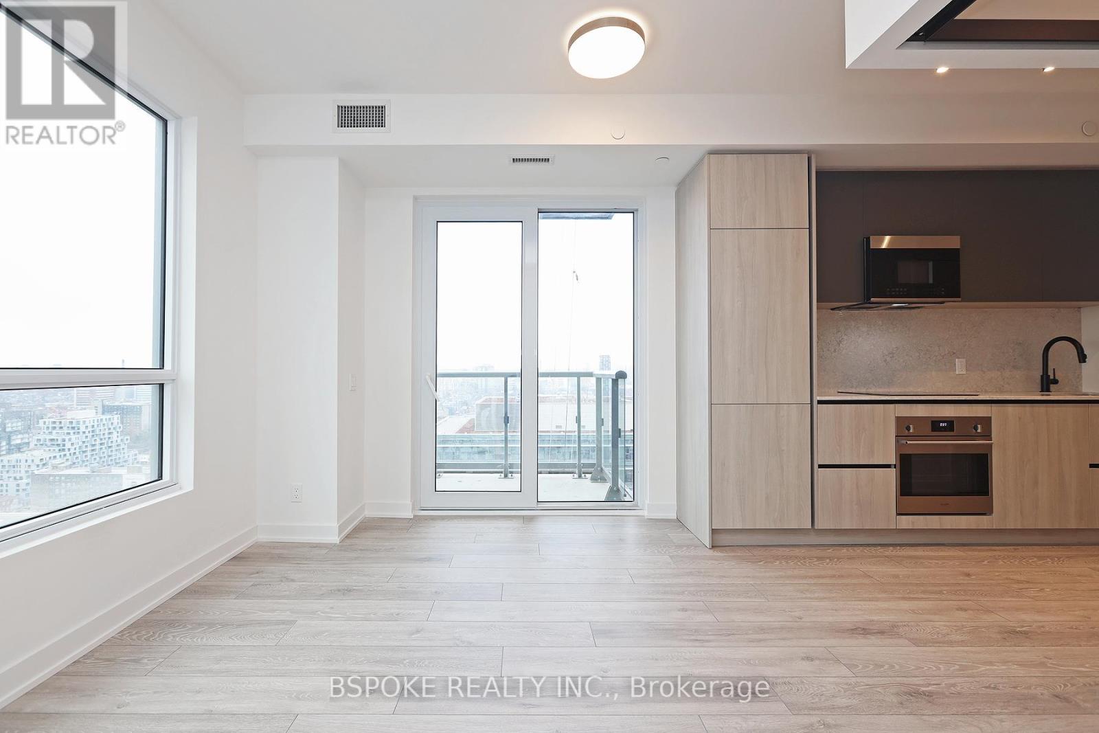 #2811 108 PETER STREET - 21
