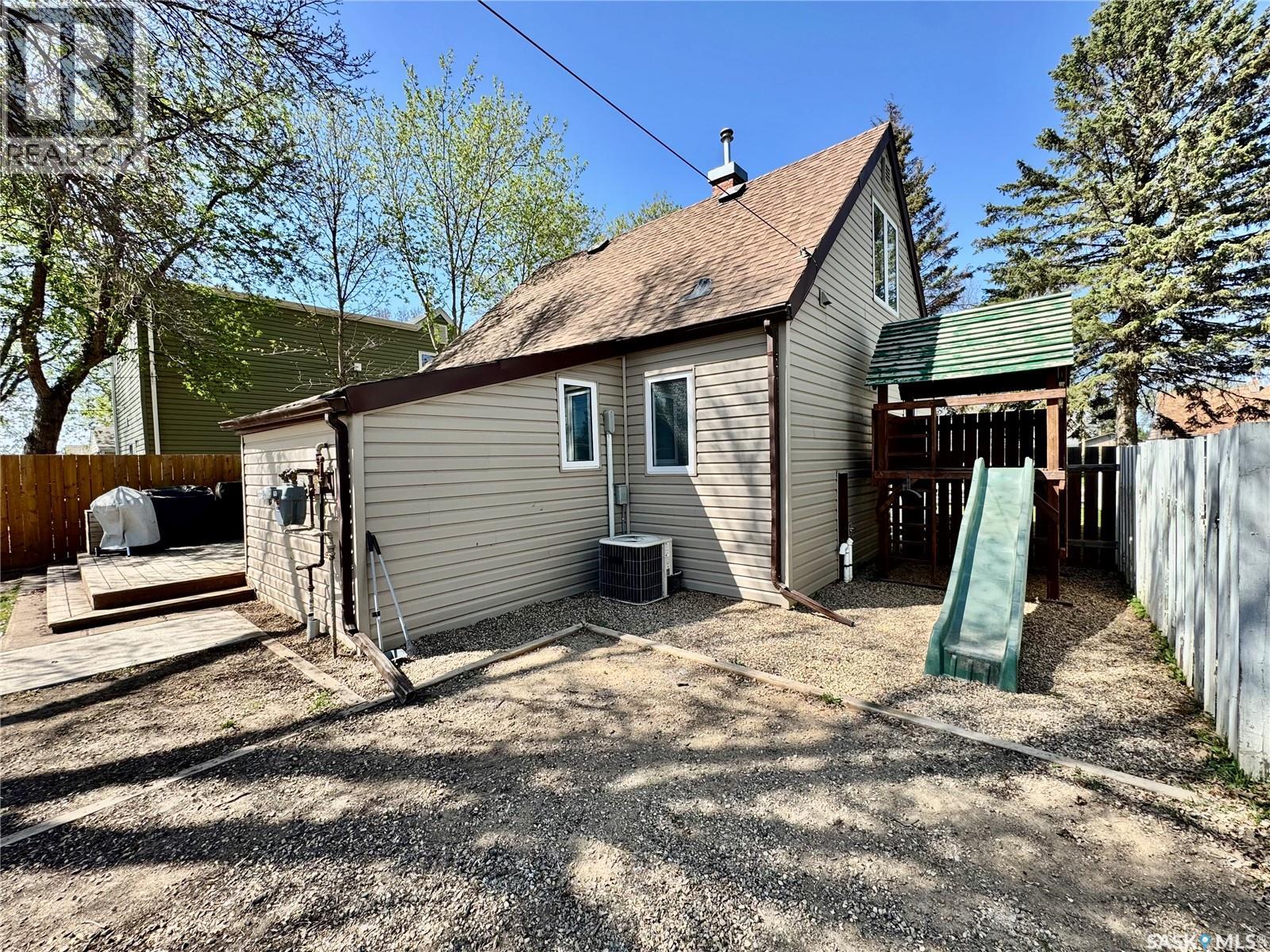 719 4th STREET E - 16