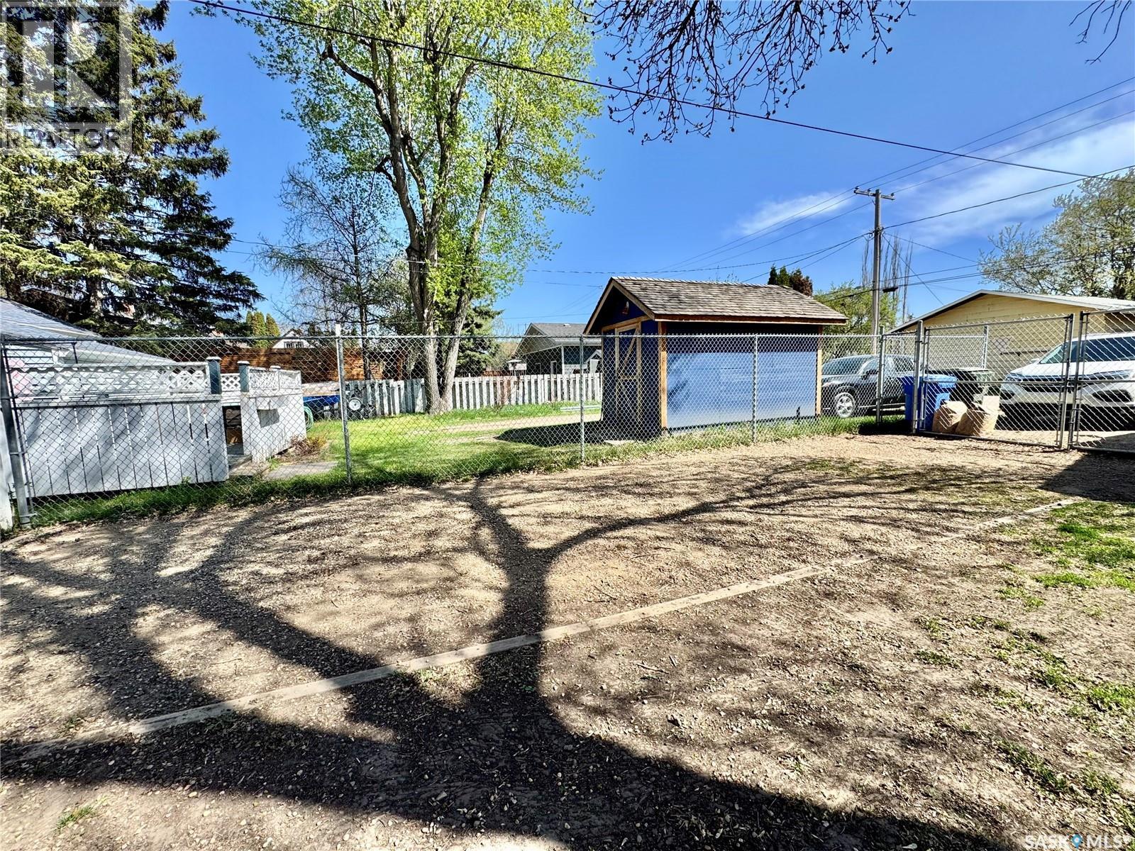 719 4th STREET E - 19
