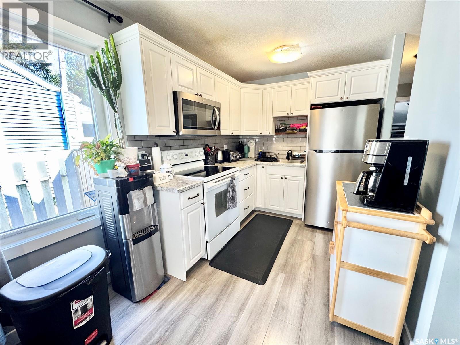 719 4th STREET E - Image 3