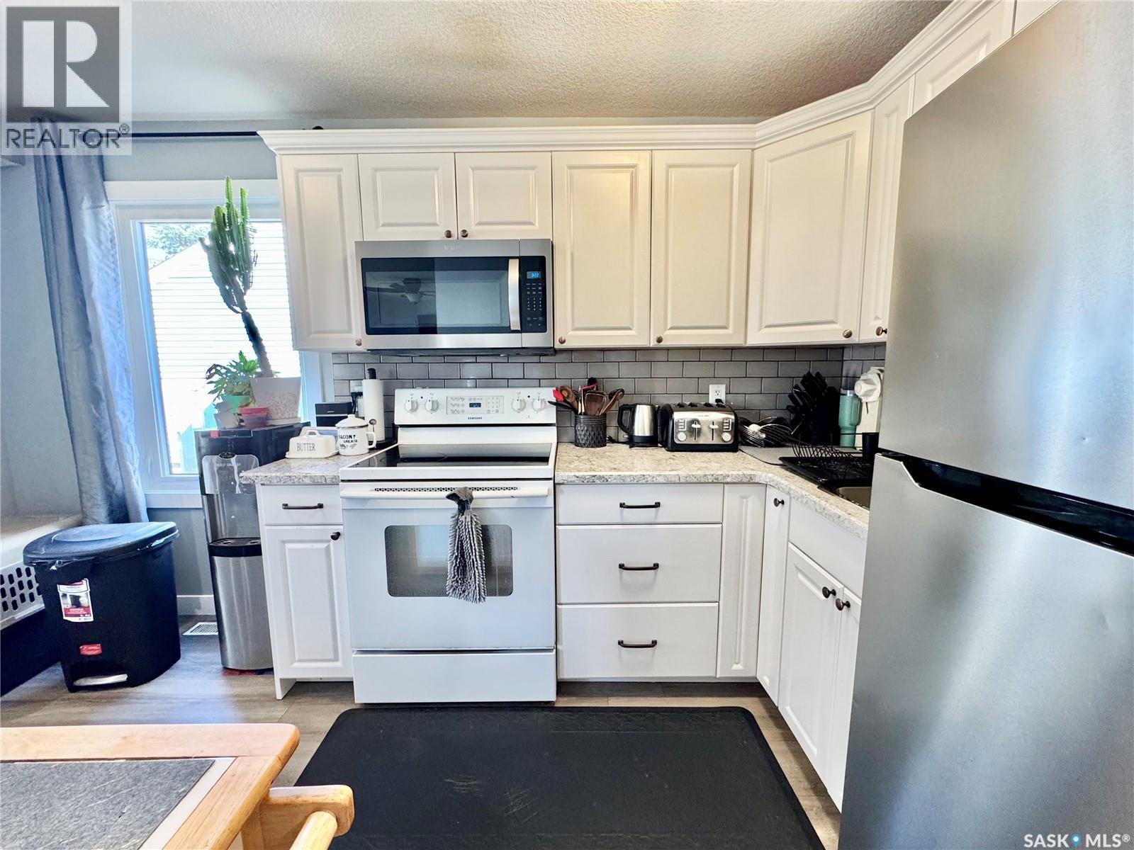 719 4th STREET E - 4