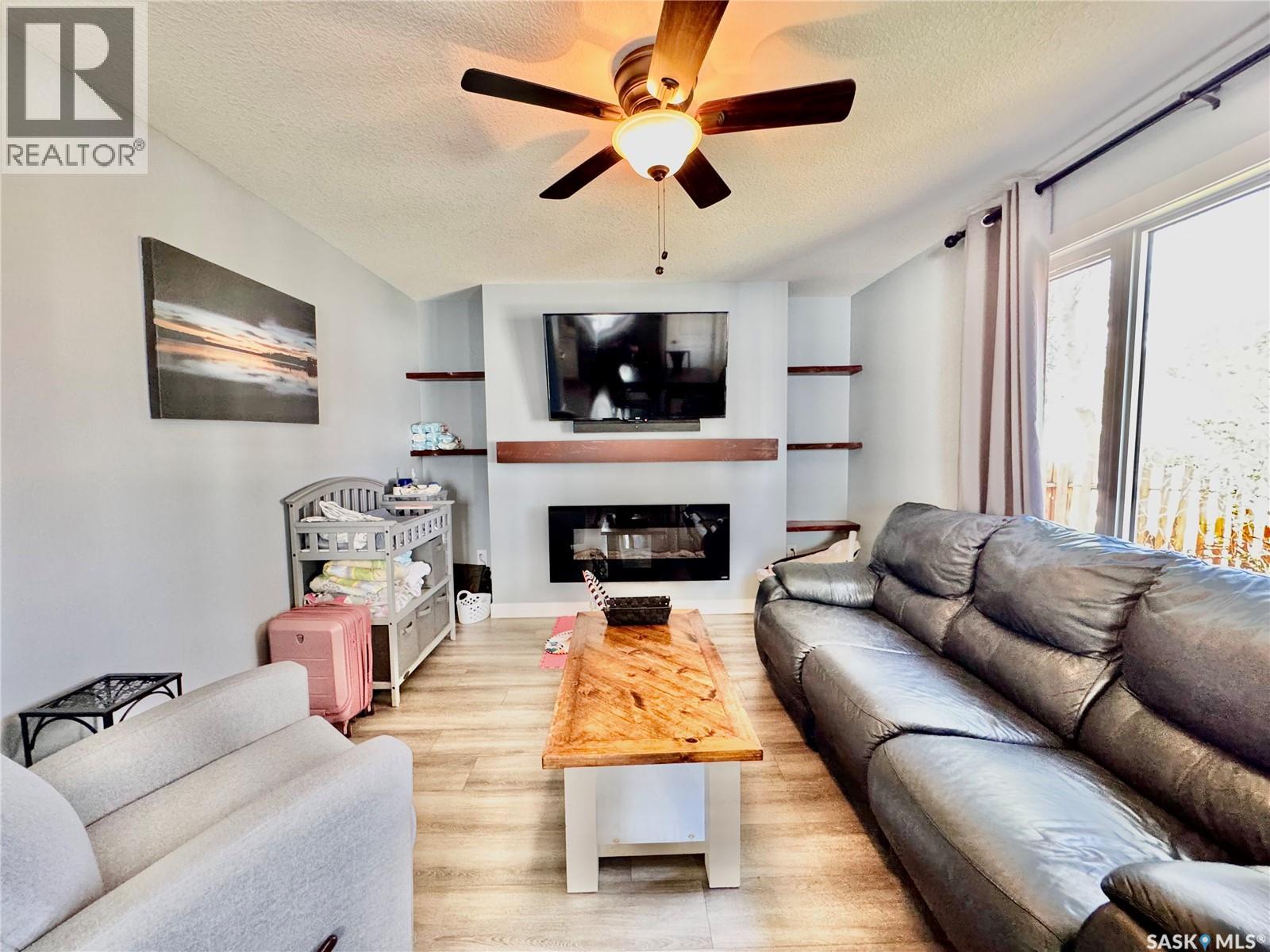 719 4th STREET E - 7