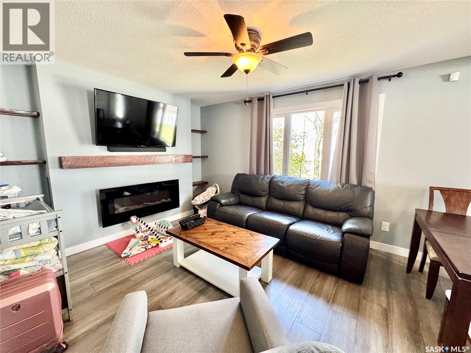 719 4th STREET E - 8