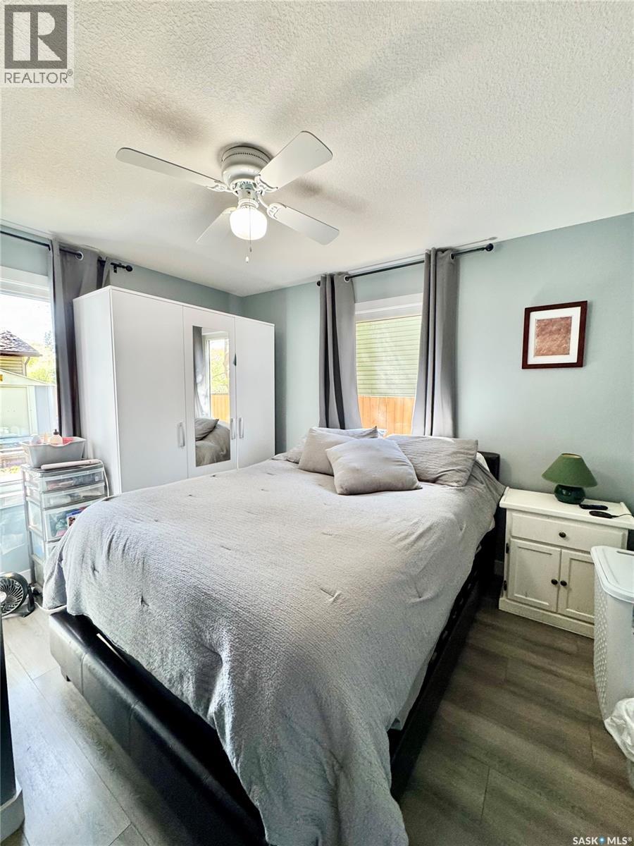 719 4th STREET E - 9