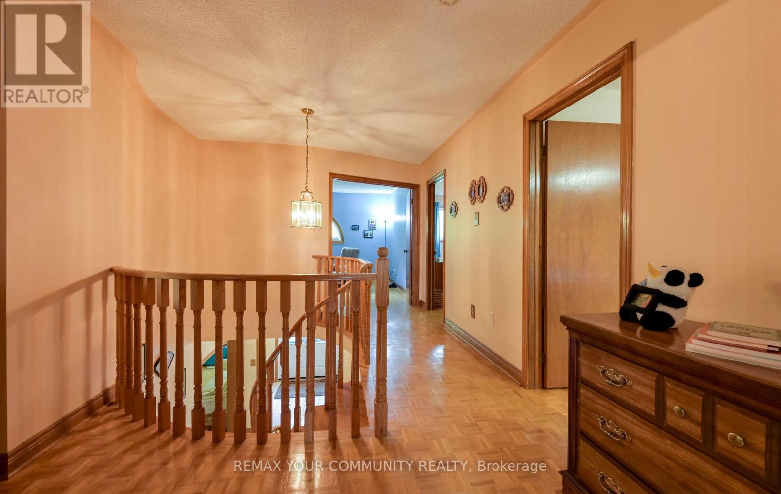 2 BALLARD CRESCENT - 16