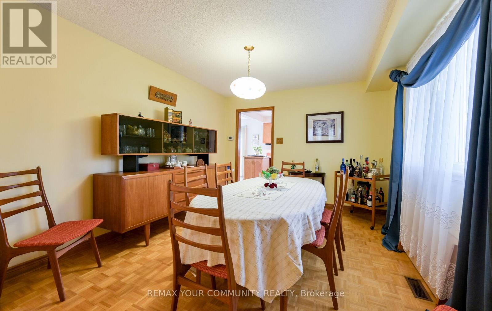 2 BALLARD CRESCENT - 7