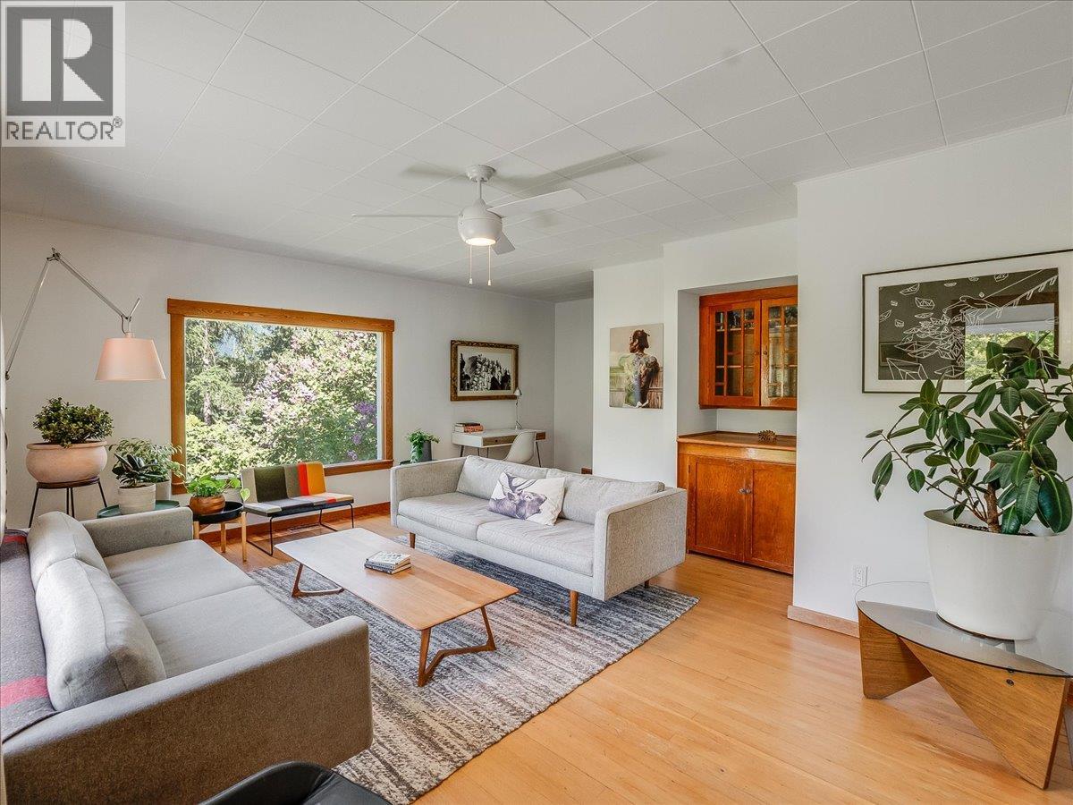 1723 Ward Street - 27