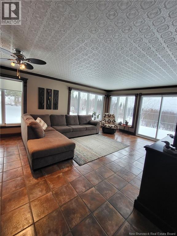 648 TOUSSAINT Road - 22