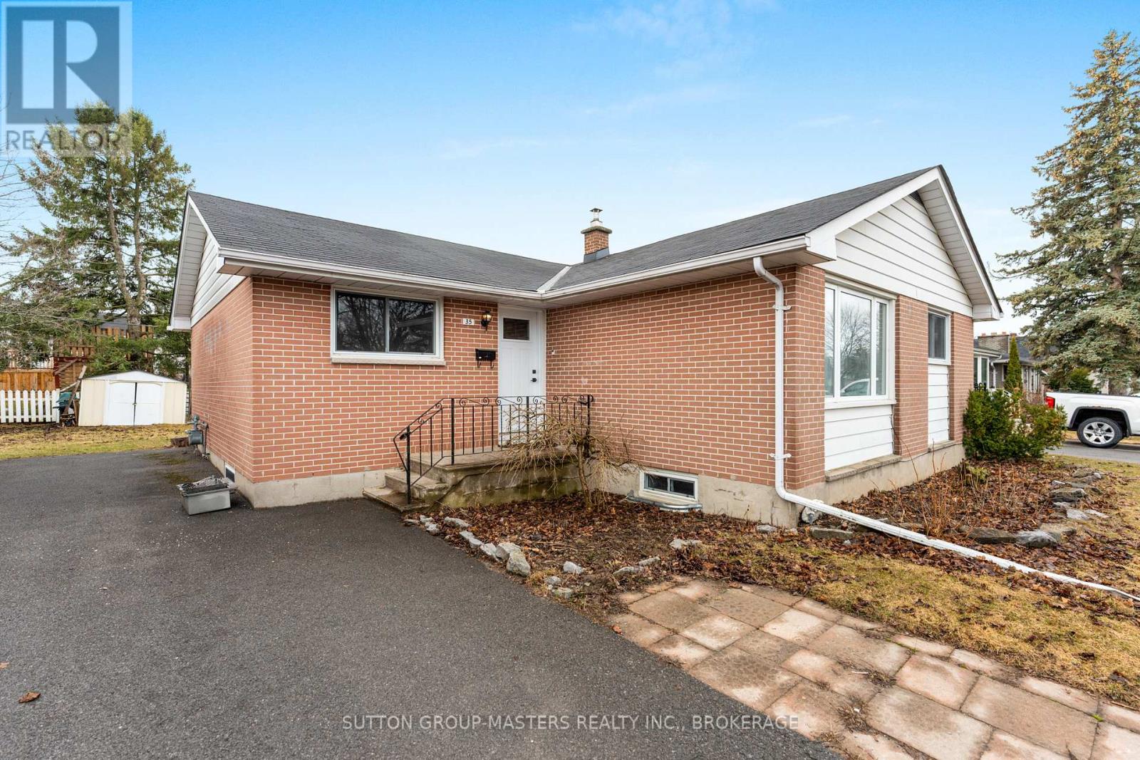 35 HOLLAND CRESCENT - Image 3