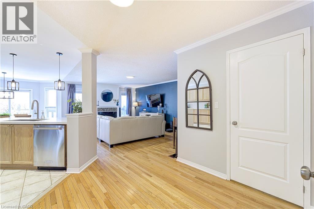 2142 MEADOWGLEN Drive - 12