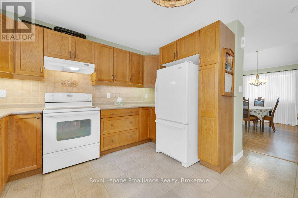 82 GAVEY STREET - 16