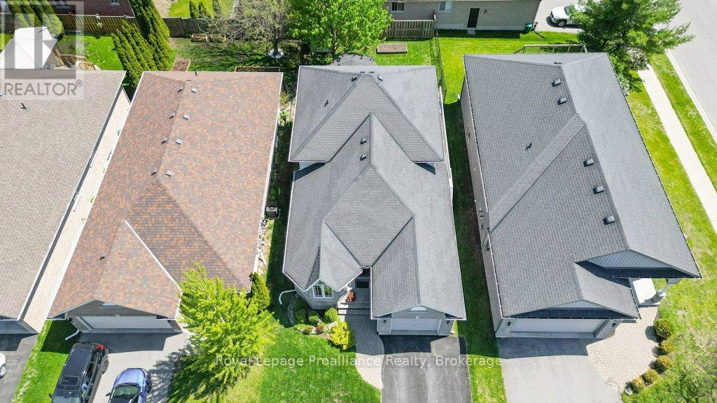 82 GAVEY STREET - 40