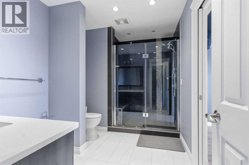 233 GLADSTONE Bay - 22
