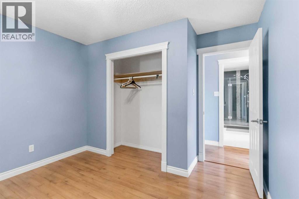 233 GLADSTONE Bay - 17
