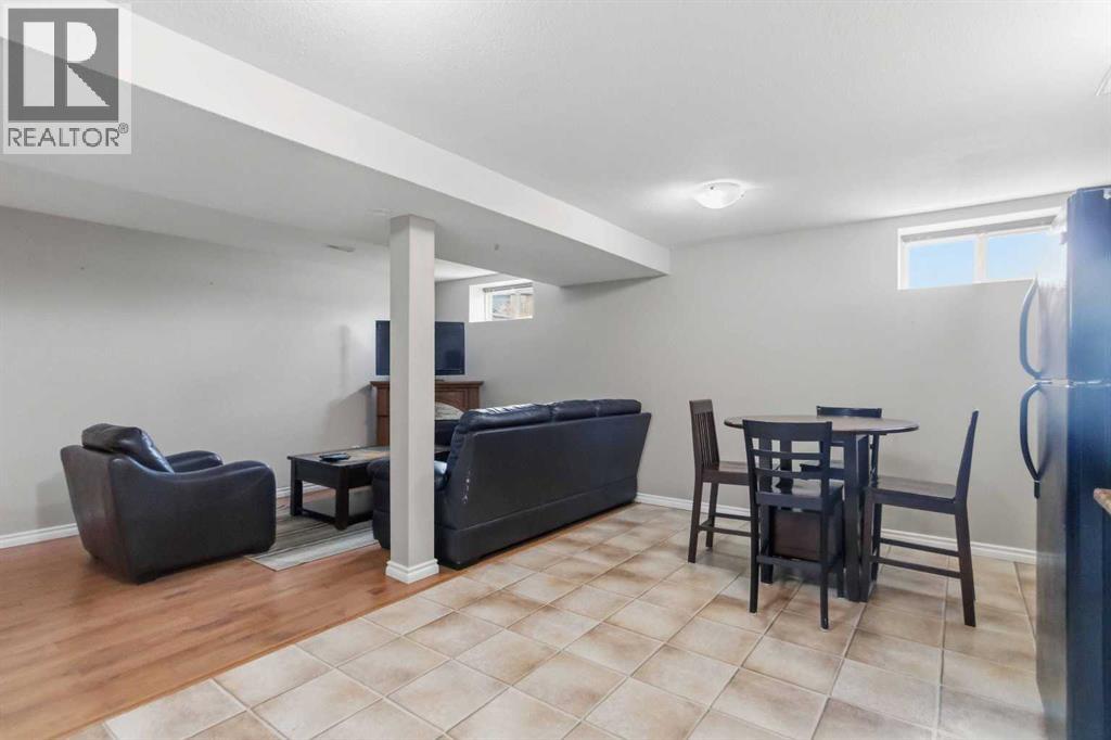 233 GLADSTONE Bay - 25