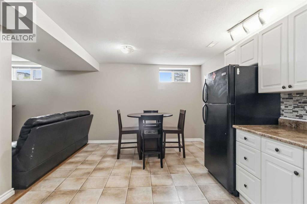 233 GLADSTONE Bay - 26