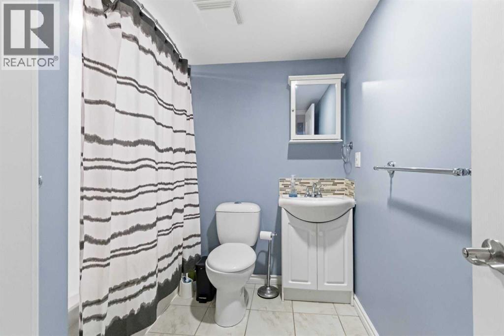 233 GLADSTONE Bay - 30