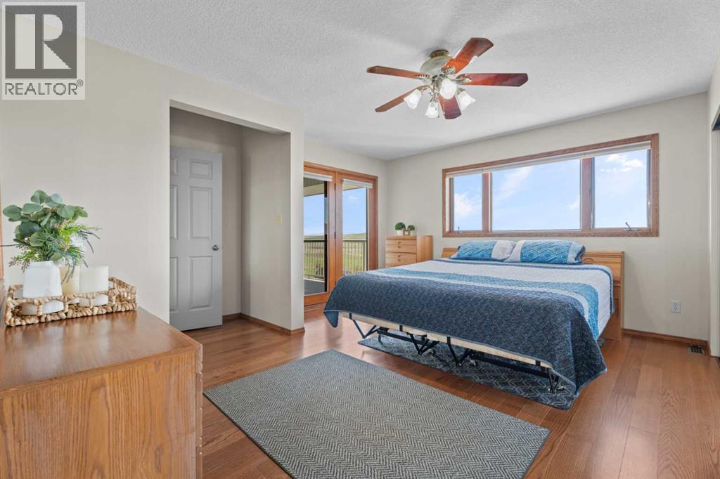 434183 2 Street E - 18