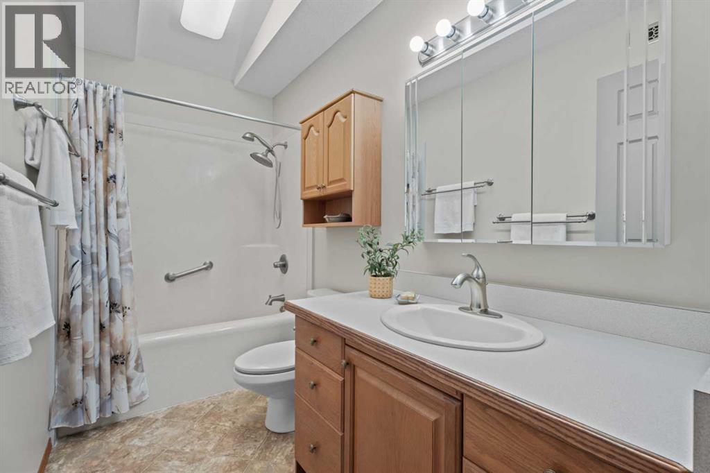 434183 2 Street E - 25