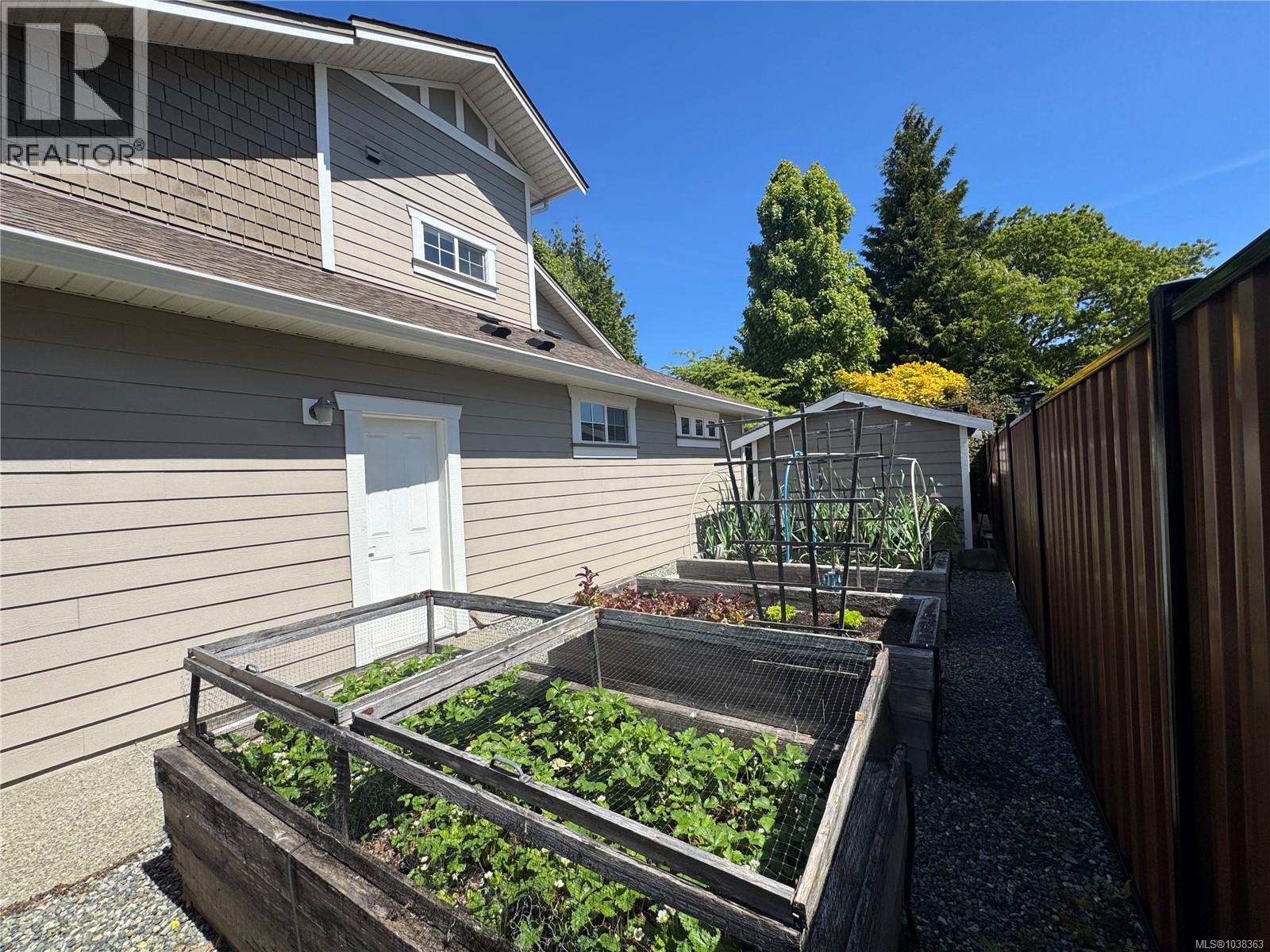 2433 Driftwood Dr - 45