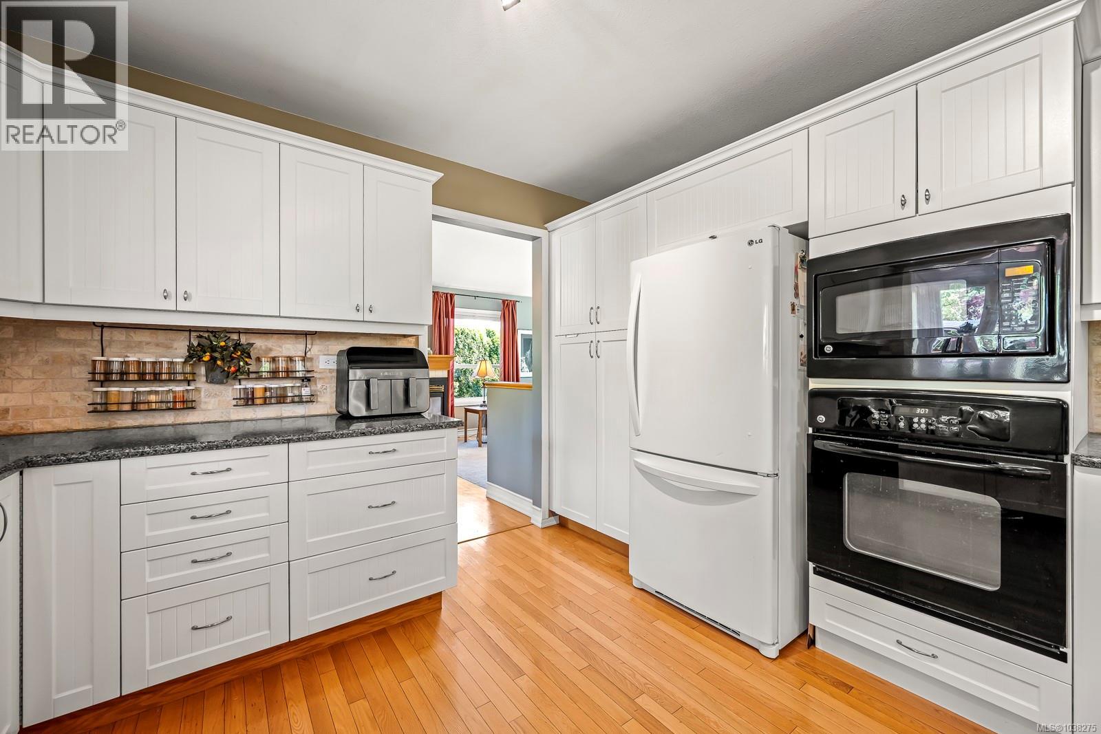1394 Mallard Dr - 9