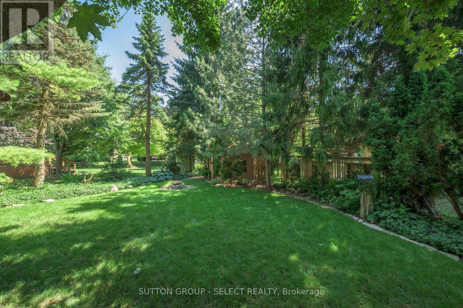 31 ROBINSON COURT - 12