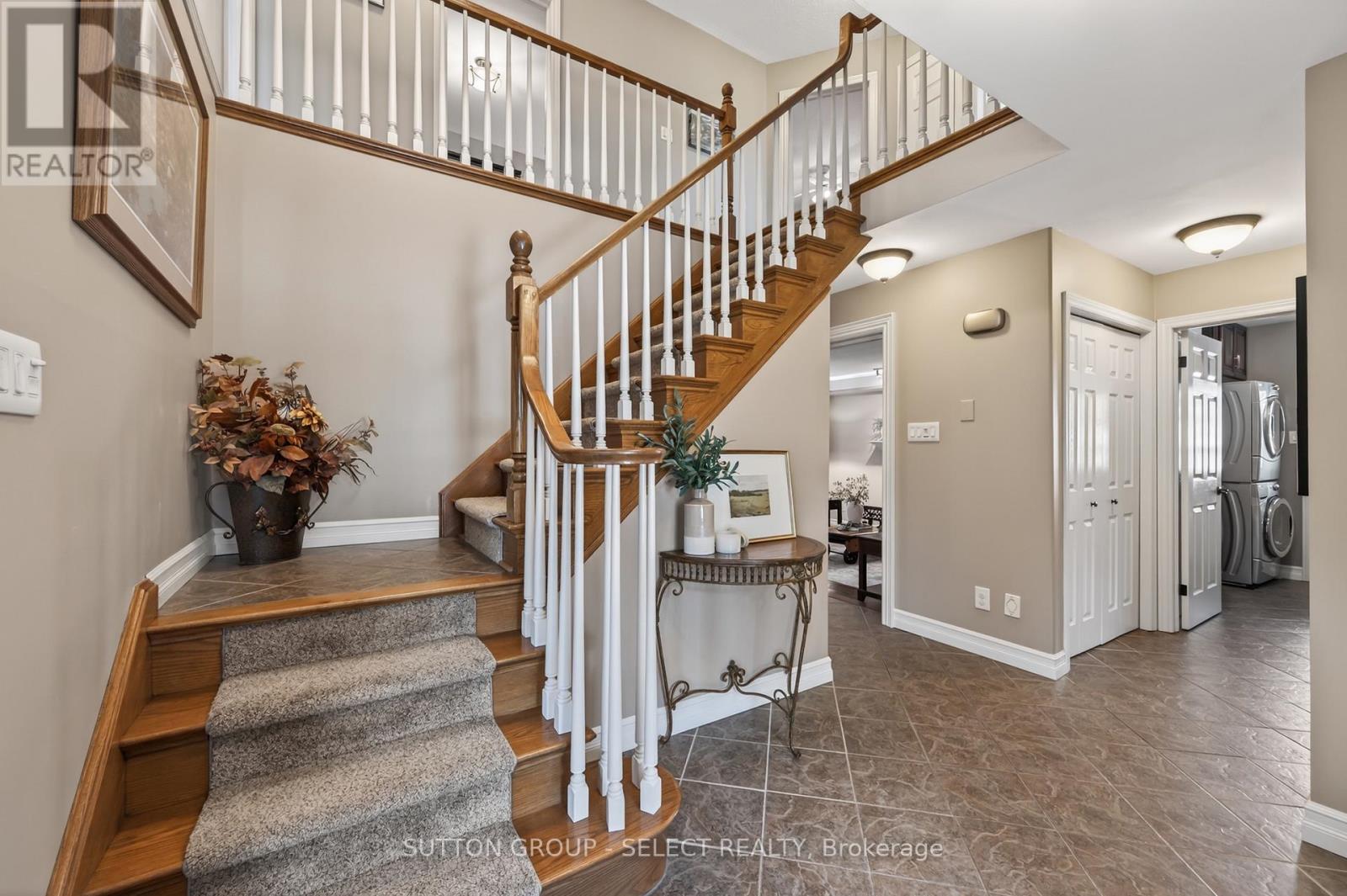 31 ROBINSON COURT - 19