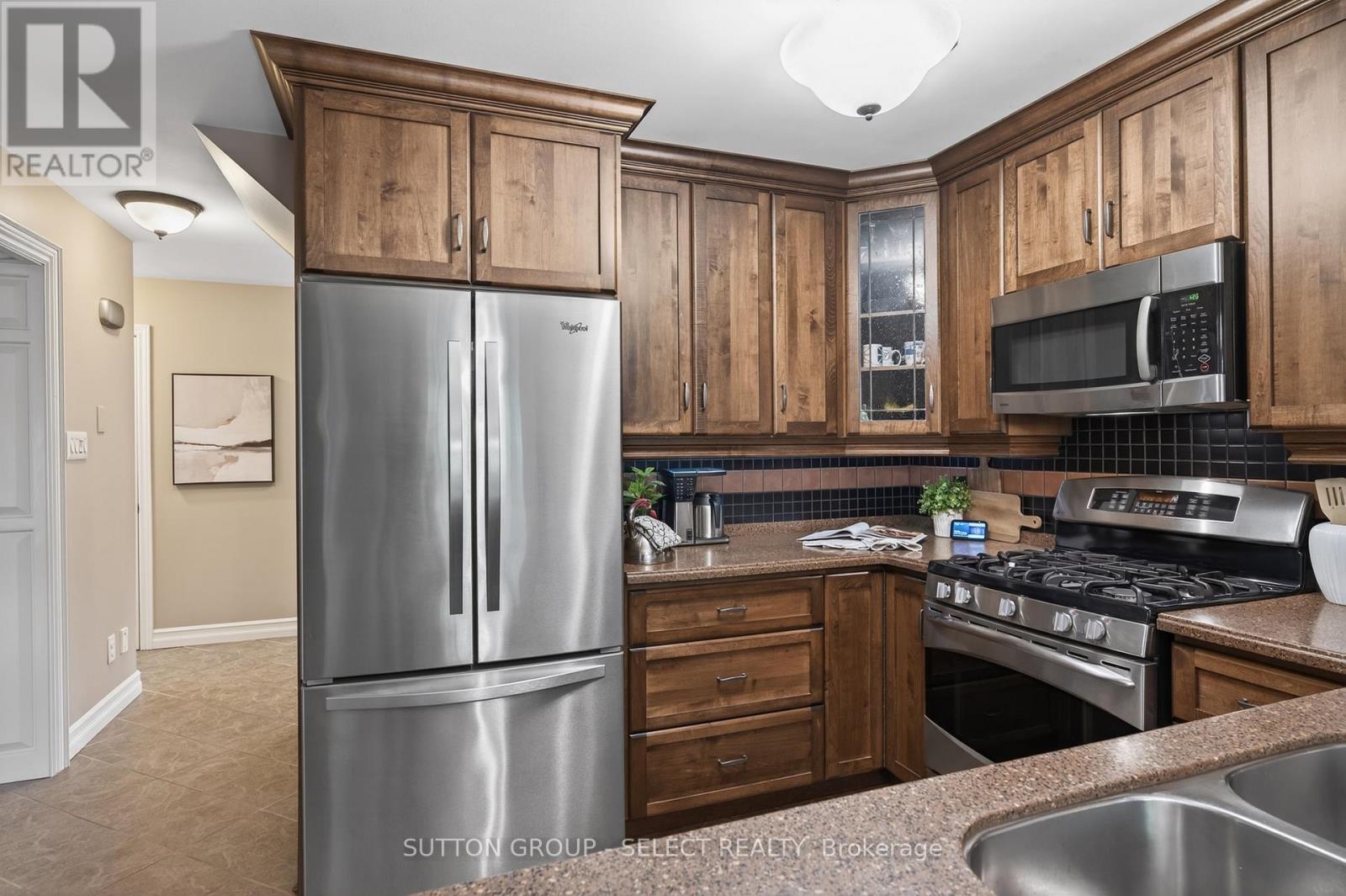 31 ROBINSON COURT - 30
