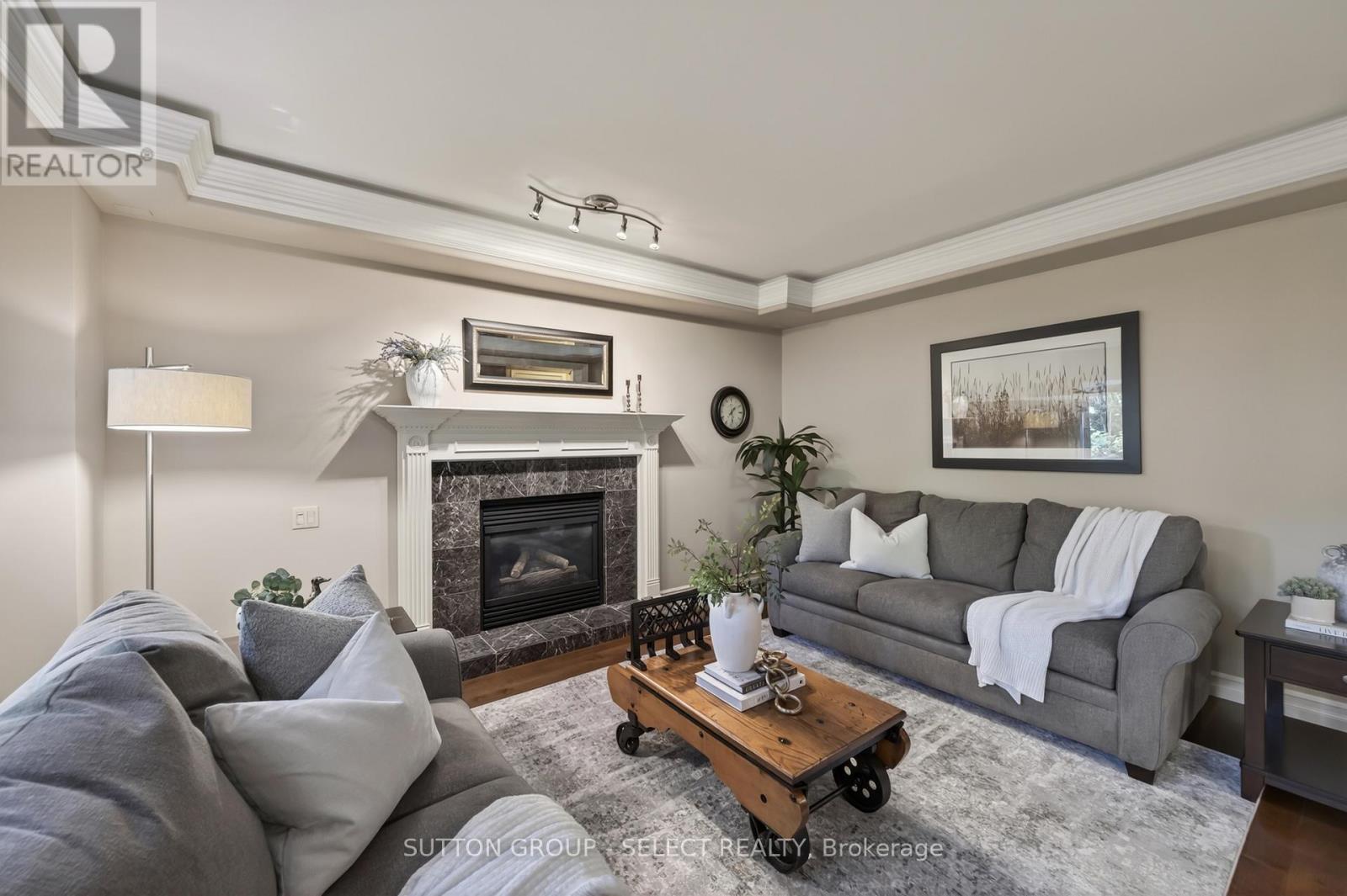 31 ROBINSON COURT - 33