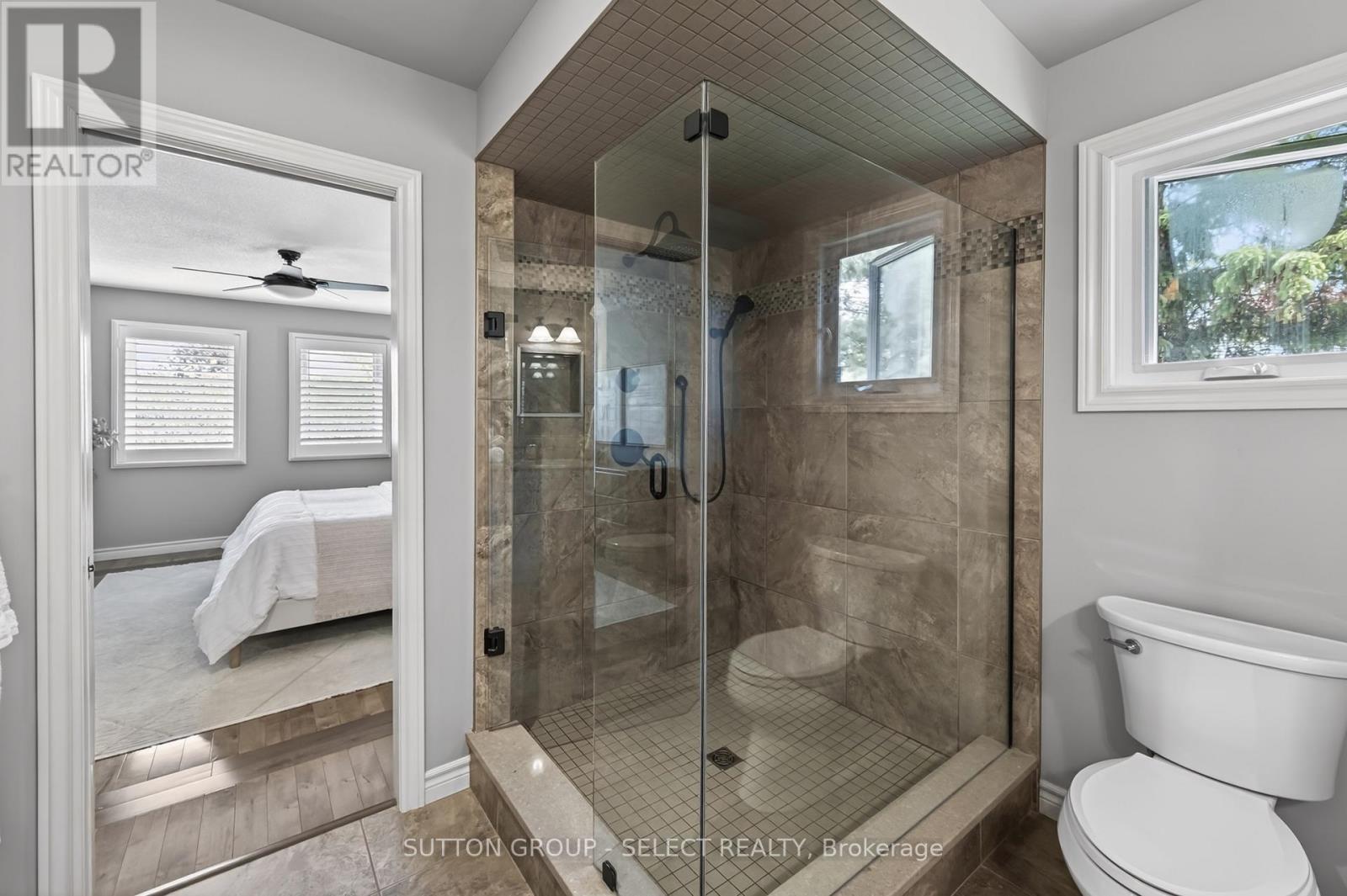 31 ROBINSON COURT - 38
