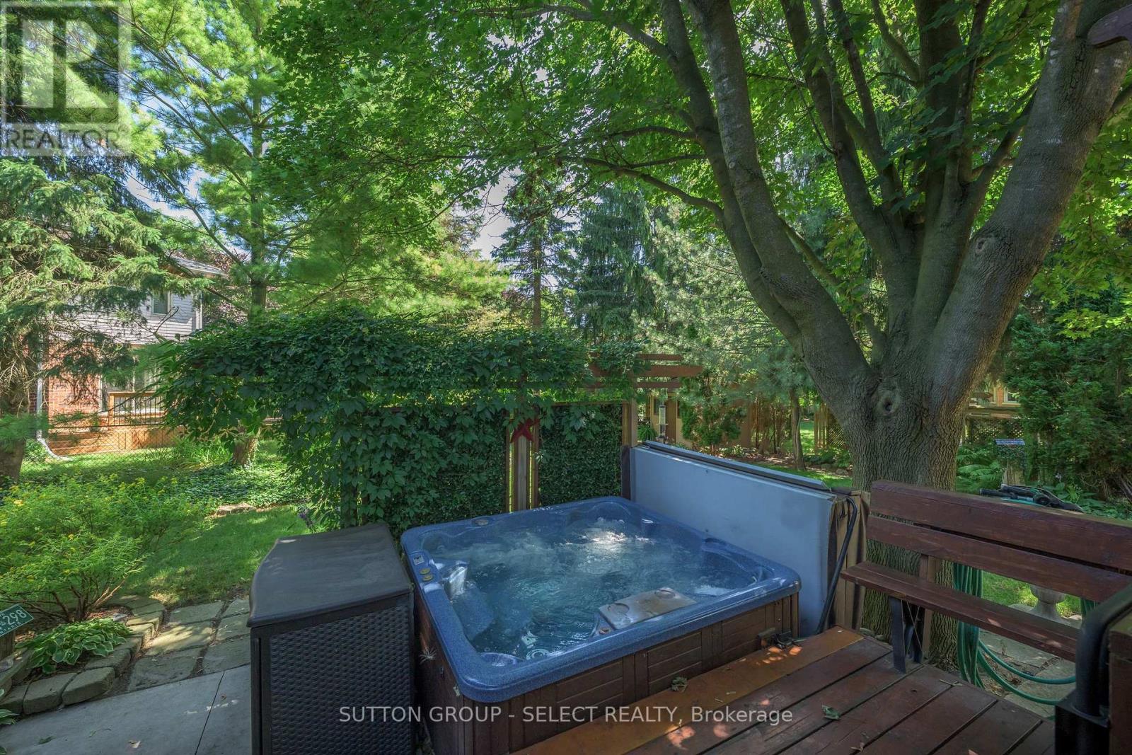 31 ROBINSON COURT - 6