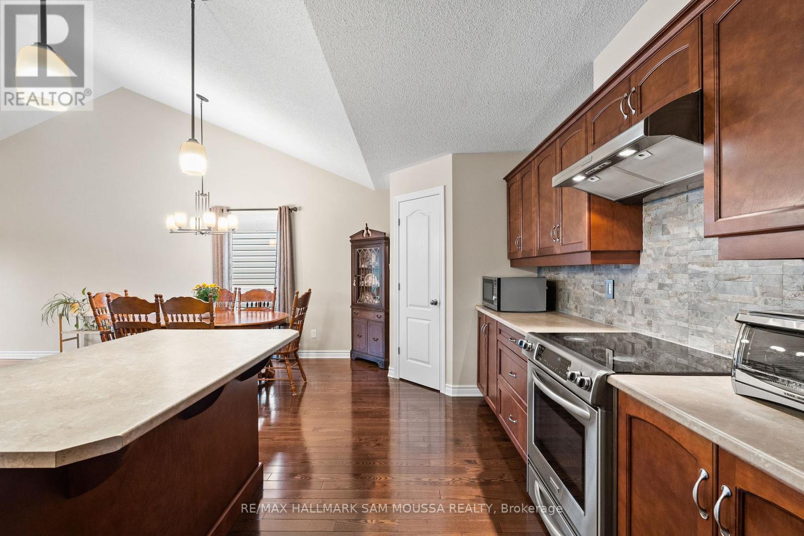 631 ROBERT HILL STREET - 15