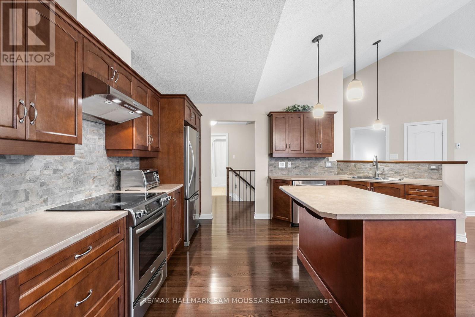 631 ROBERT HILL STREET - 16