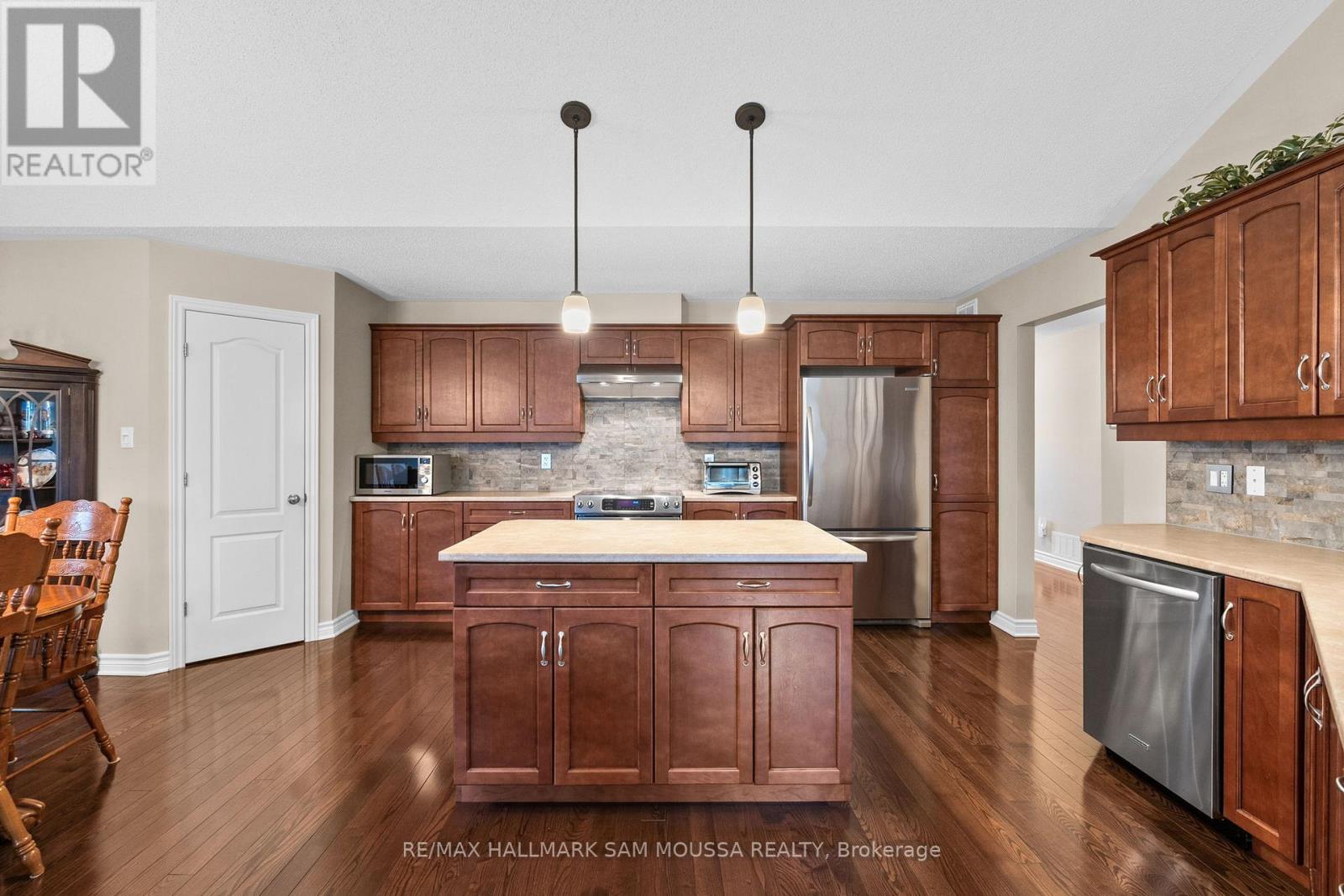 631 ROBERT HILL STREET - 18