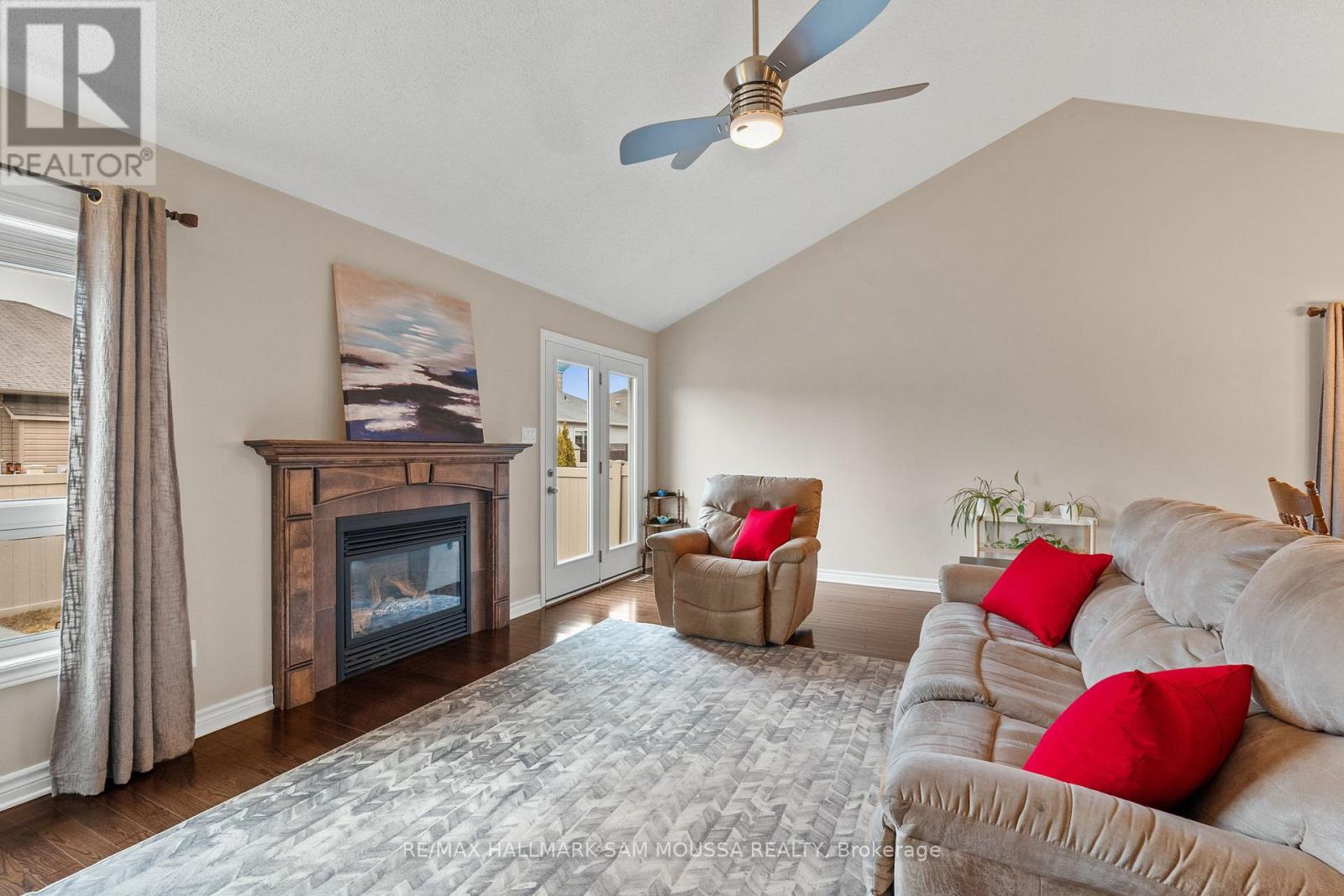 631 ROBERT HILL STREET - 21